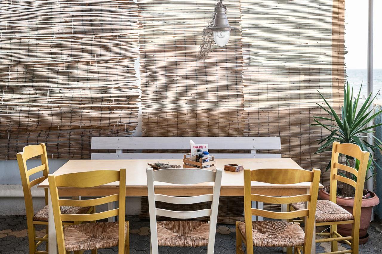 Aparthotel Angela Beach à Platanés Extérieur photo