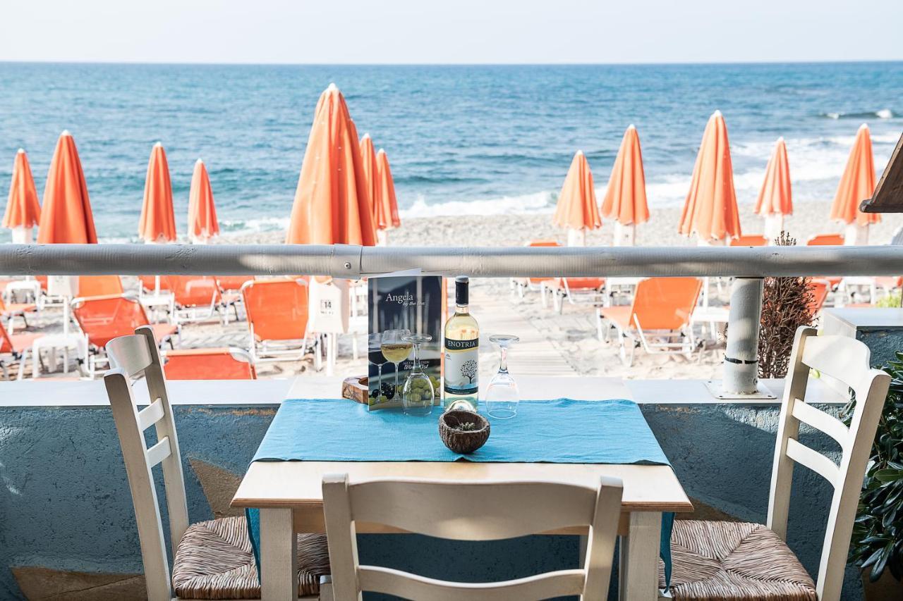 Aparthotel Angela Beach à Platanés Extérieur photo