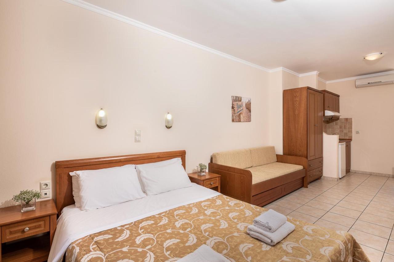 Aparthotel Angela Beach à Platanés Extérieur photo