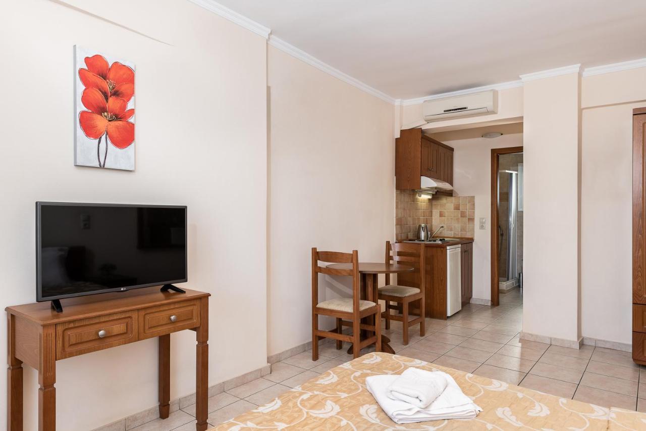 Aparthotel Angela Beach à Platanés Extérieur photo